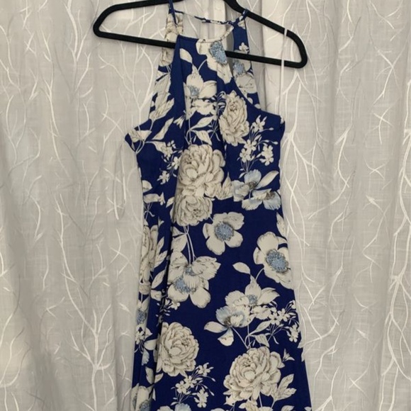 SOLD - LULU’S Maxi Dress - Picture 1 of 5